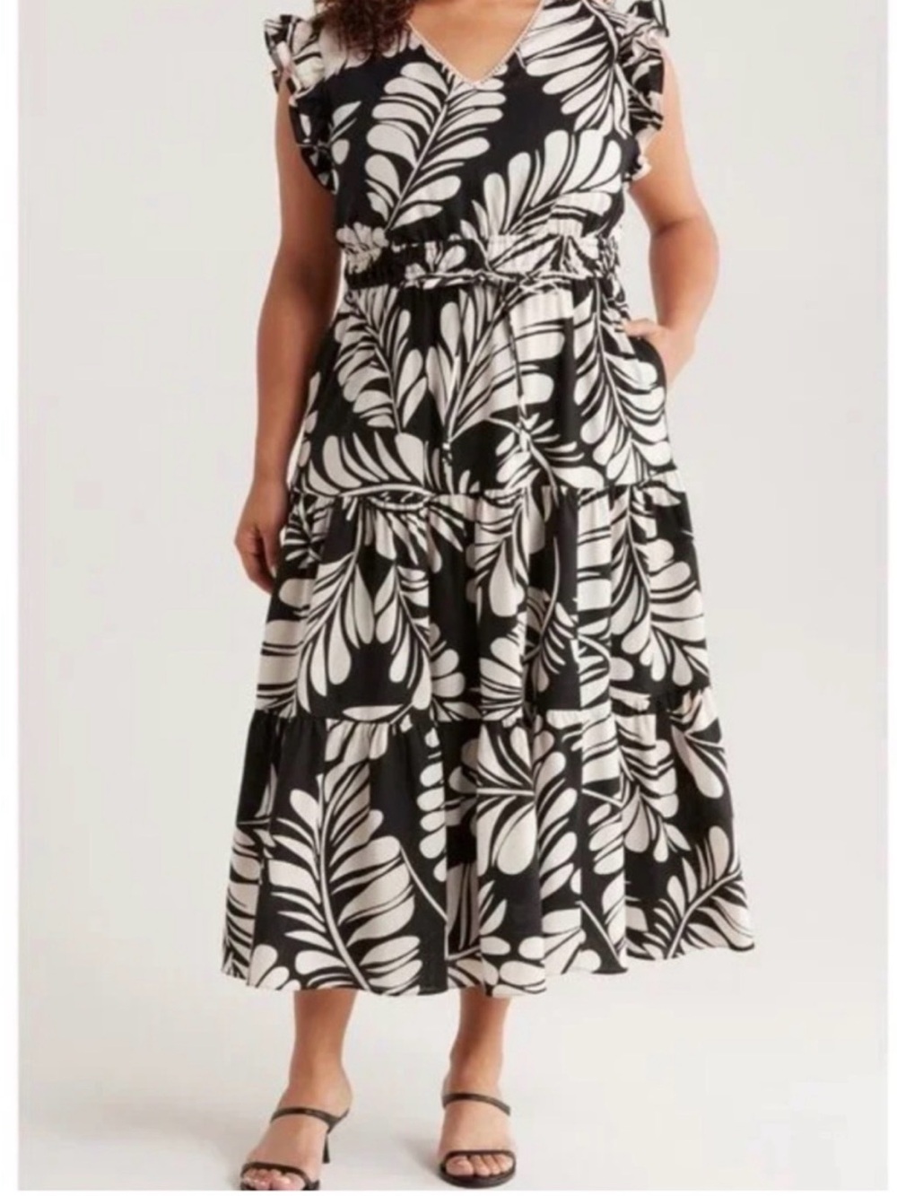 Anne Klein Black & ivory palm Leaf-Print Tiered V-Neck Maxi Dress
